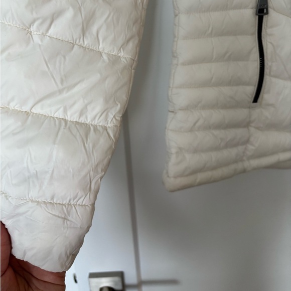 DKNY Women’s White Puffer Jacket - Size M - Picture 4 of 6